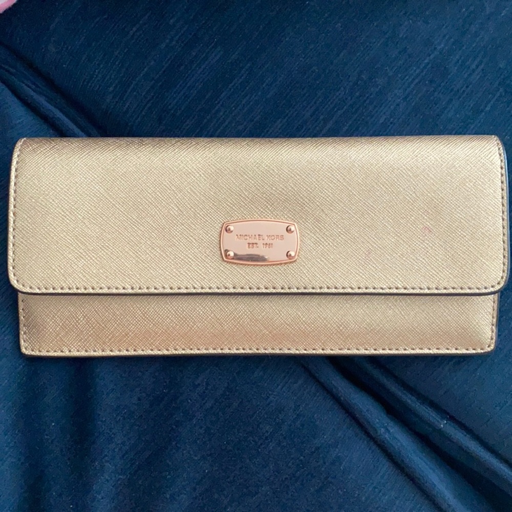 Michael Kors rose gold wallet
